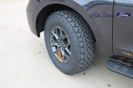 Dark Matter Gray Metallic 2026 Ford Expedition Tremor