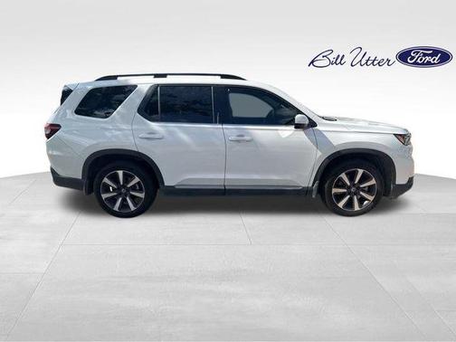 2024 Honda Pilot Touring 8-Passenger