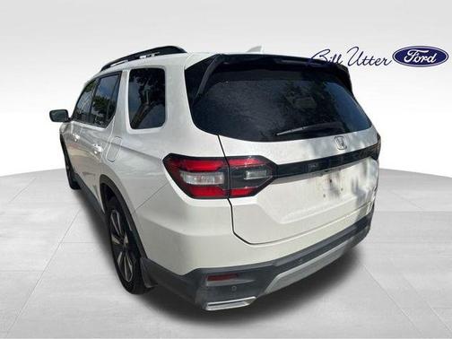 2024 Honda Pilot Touring 8-Passenger