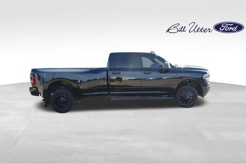 2024 RAM 3500 Laramie Crew Cab 4x4 8' Box