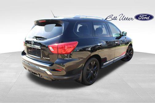 2017 Nissan Pathfinder Platinum