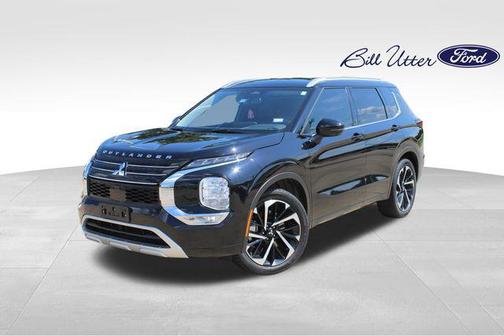Labrador Black Pearl 2022 Mitsubishi Outlander SP
