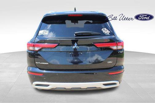 Labrador Black Pearl 2022 Mitsubishi Outlander SP
