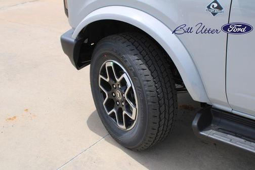 AVALANCHE GRAY 2026 Ford Bronco Outer Banks