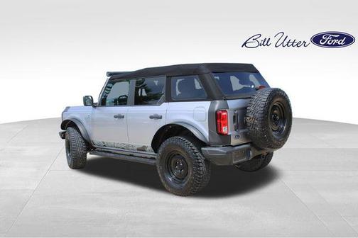 ICONIC SILVER METALLIC 2022 Ford Bronco Black Diamond