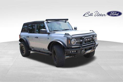 ICONIC SILVER METALLIC 2022 Ford Bronco Black Diamond