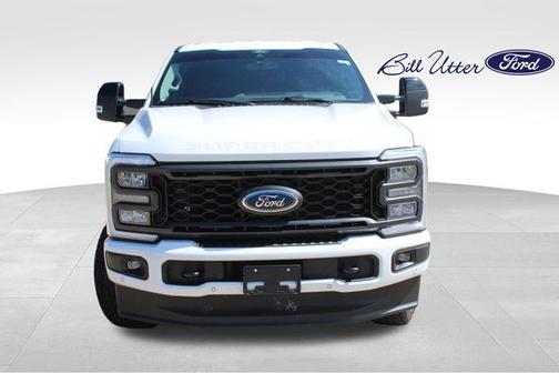 Oxford White 2024 Ford F-250 Lariat