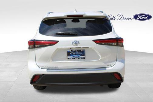 Blizzard Pearl 2021 Toyota Highlander XLE