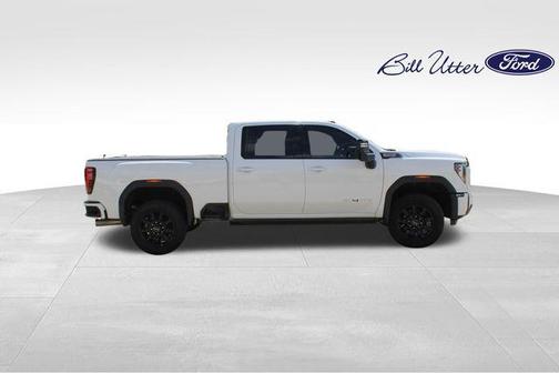 Summit White 2025 GMC Sierra 2500 AT4