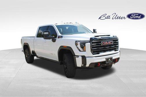 Summit White 2025 GMC Sierra 2500 AT4