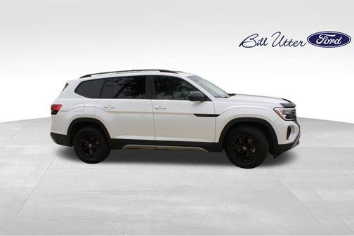 Opal White 2024 Volkswagen Atlas 2.0T SEL