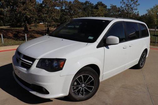 White Knuckle Clearcoat 2018 Dodge Grand Caravan GT