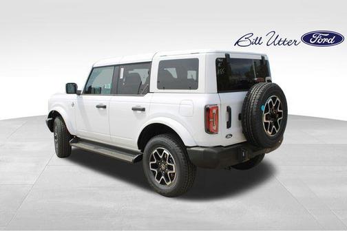 Oxford White 2026 Ford Bronco Outer Banks