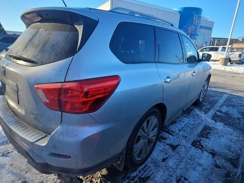 2018 Nissan Pathfinder SL