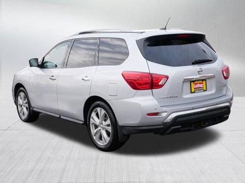 2018 Nissan Pathfinder SL