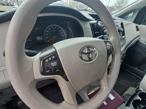 2014 Toyota Sienna LE