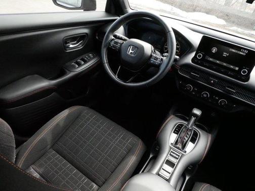 Urban Gray Pearl 2024 Honda HR-V Sport