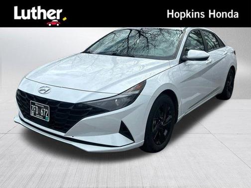2022 Hyundai ELANTRA SEL