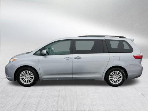 2016 Toyota Sienna XLE