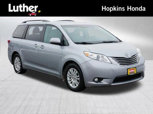 2016 Toyota Sienna XLE