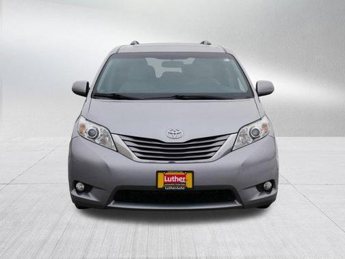 2016 Toyota Sienna XLE