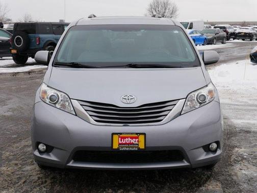 2016 Toyota Sienna XLE