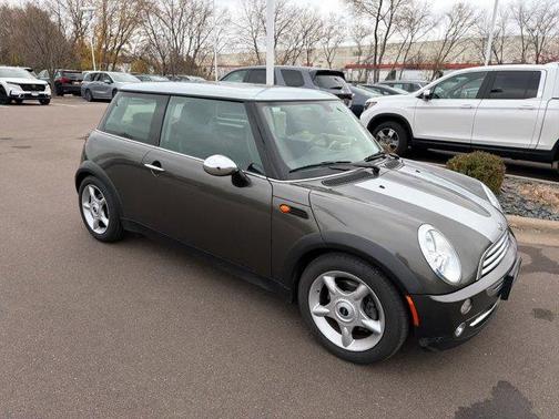 2006 MINI Cooper Base (M5)