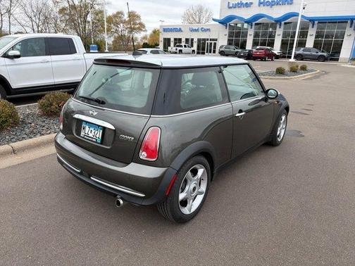 2006 MINI Cooper Base (M5)