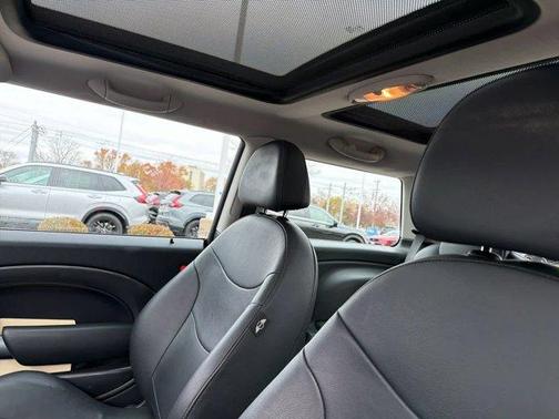 2006 MINI Cooper Base (M5)