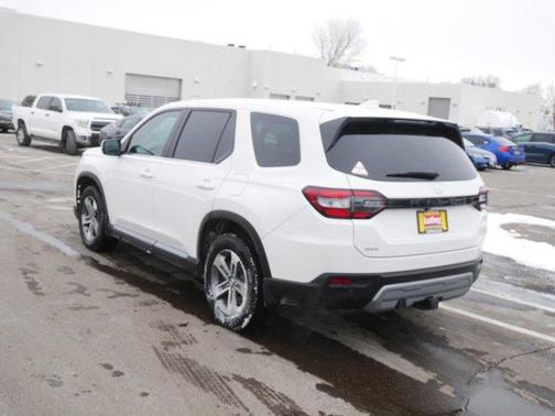 2023 Honda Pilot EX-L 8-Passenger