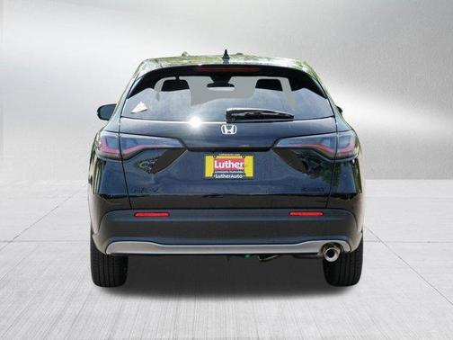 Crystal Black Pearl 2027 Honda HR-V Sport