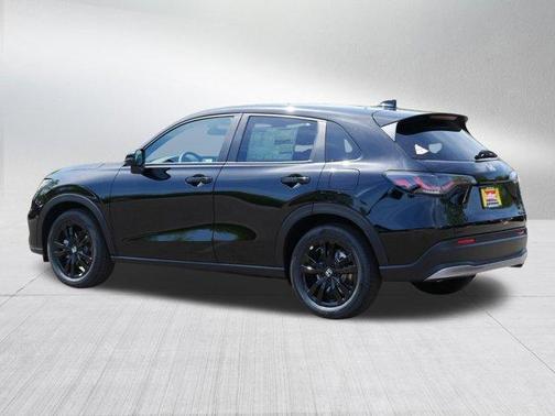 Crystal Black Pearl 2027 Honda HR-V Sport