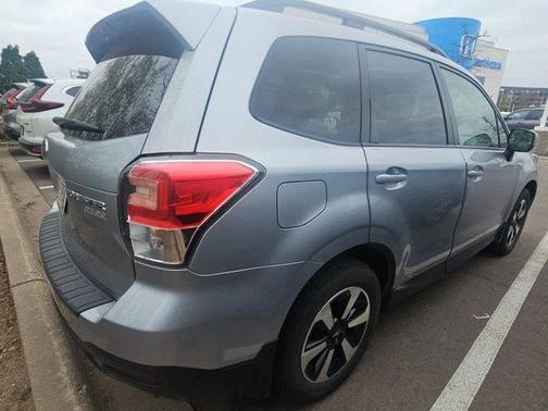 Ice Silver Metallic 2017 Subaru Forester 2.5i Premium
