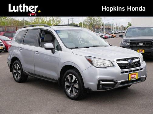 Ice Silver Metallic 2017 Subaru Forester 2.5i Premium