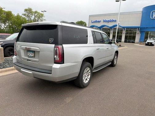 Quicksilver Metallic 2018 GMC Yukon XL SLT