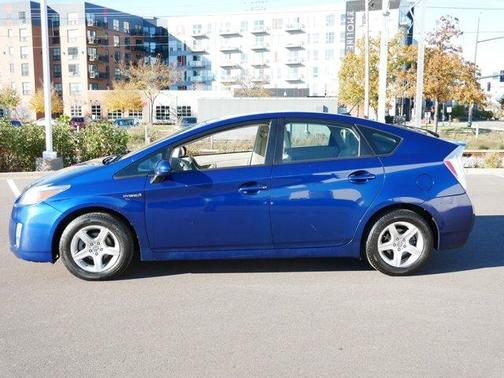 2010 Toyota Prius III