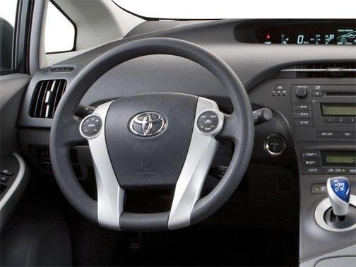 2010 Toyota Prius III