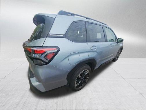 Ice Silver Metallic 2025 Subaru Forester Limited