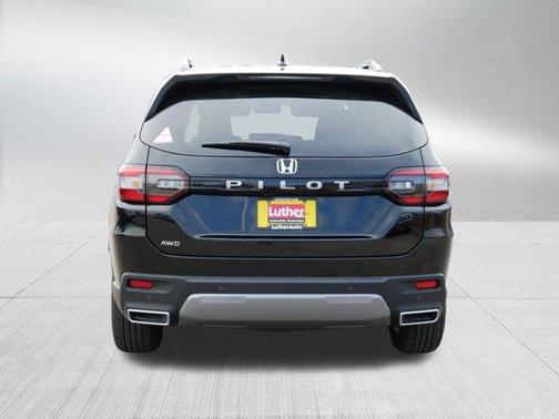 Crystal Black Pearl 2026 Honda Pilot EX-L