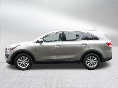 Titanium Silver 2018 Kia Sorento LX