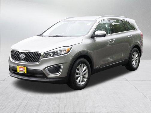 Titanium Silver 2018 Kia Sorento LX