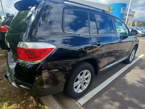 2011 Toyota Highlander SE