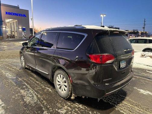 2018 Chrysler Pacifica Touring-L