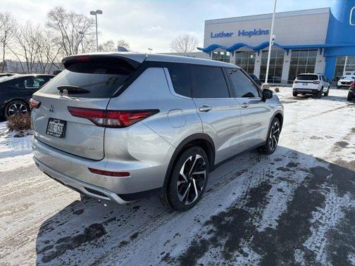 2023 Mitsubishi Outlander SE
