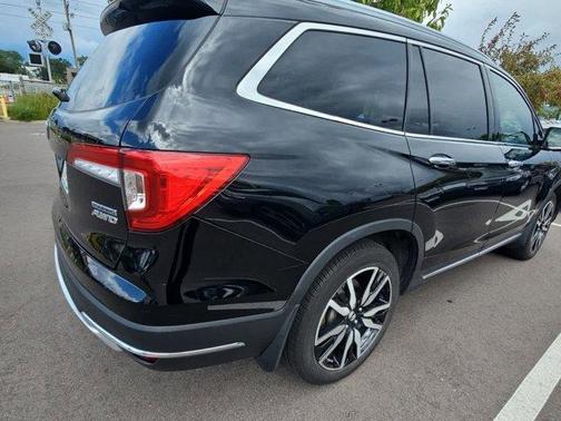 2022 Honda Pilot Touring 7-Passenger