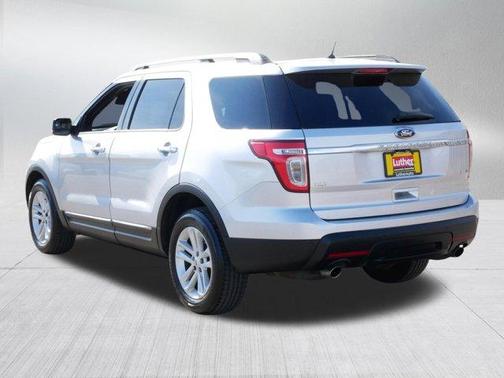 Ingot Silver Metallic 2014 Ford Explorer XLT