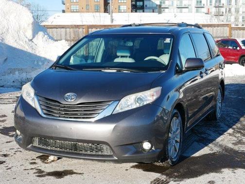 2014 Toyota Sienna XLE