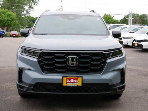 Sonic Gray Pearl 2025 Honda Pilot Sport