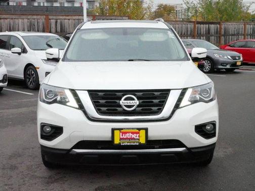 2017 Nissan Pathfinder Platinum