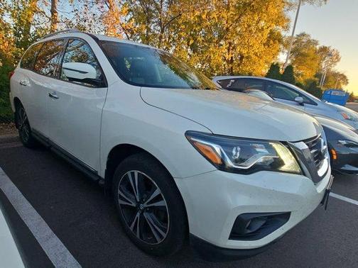 2017 Nissan Pathfinder Platinum
